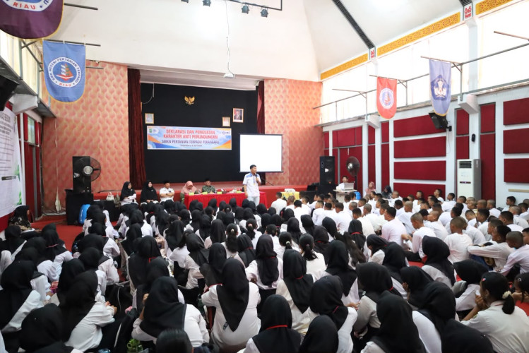 Ketua Komisi V DPRD Riau Ajak Pelajar Baru SMKN Pertanian Terpadu Cegah Perundungan Sejak Hari Pertama Sekolah